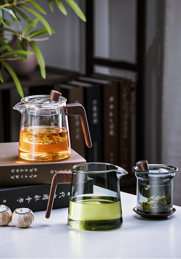 Tea Steeping Mug Set Retro Glass Teapot with Wood Handle and Filter, Perfect for Chinese Tea Ceremony - 530ML Capacity